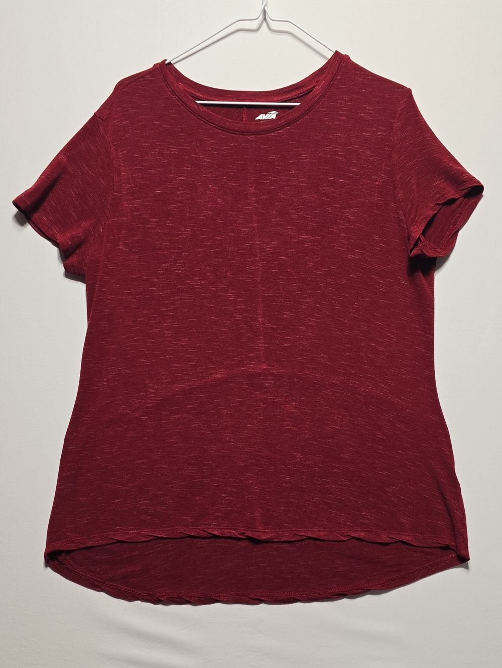 AVIA Tee Short Sleeve Crewneck  in Burgundy Heather